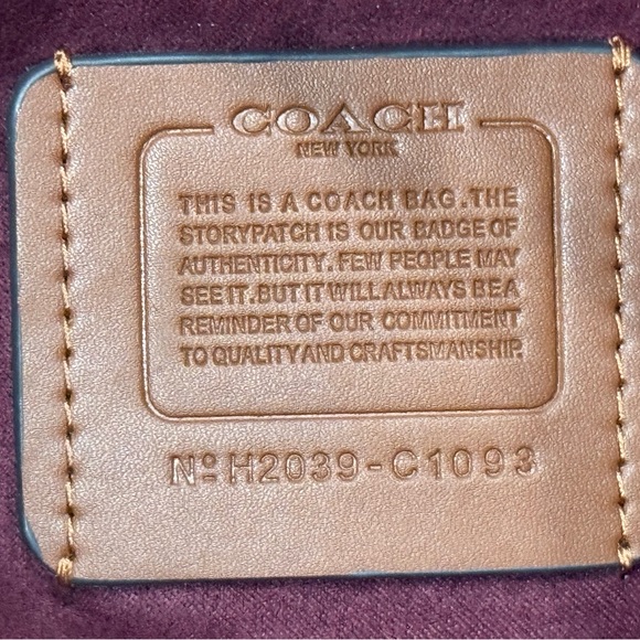 Coach Field Tote 22 Bag - Picture 14 of 16